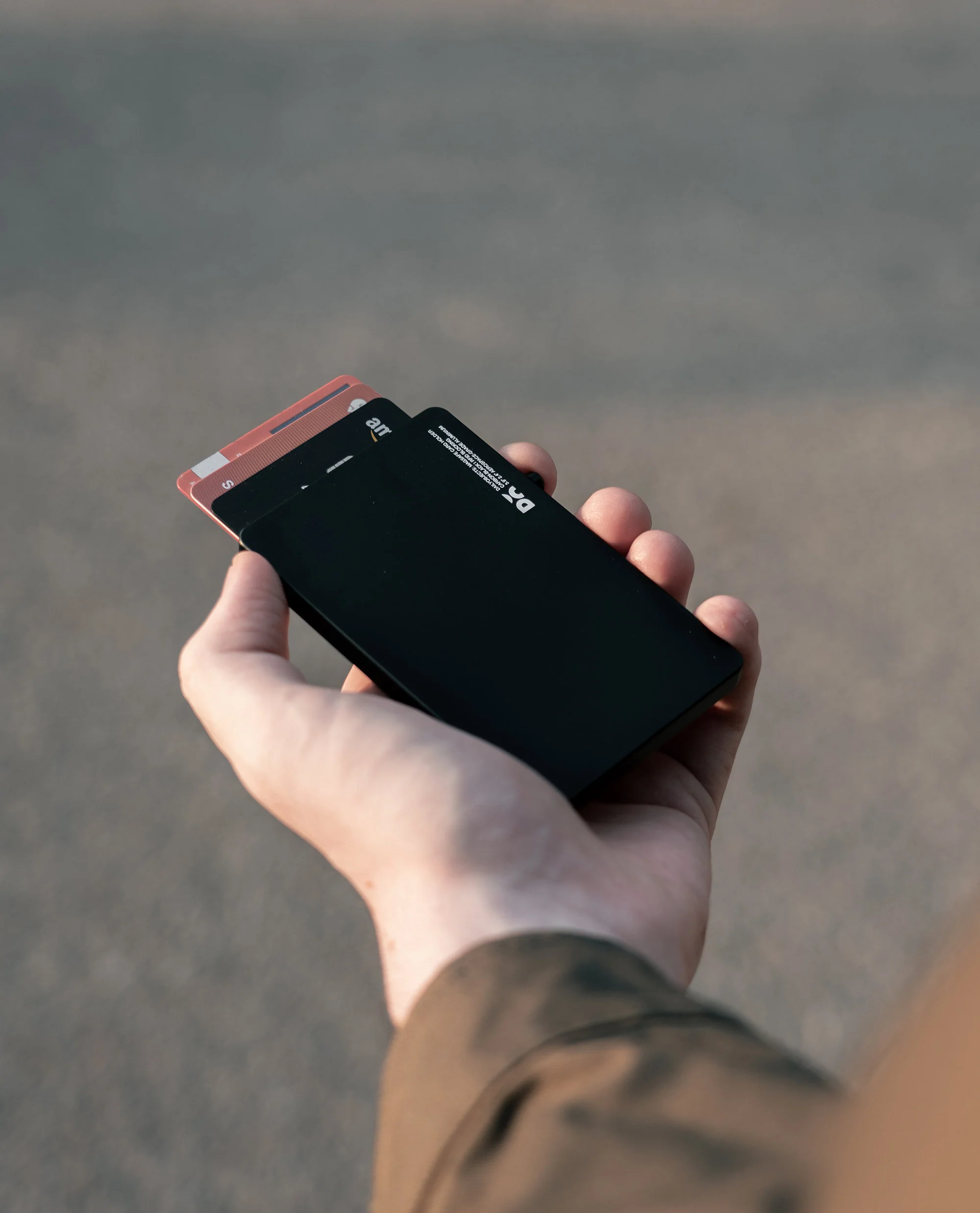 Analog Slim RFID MagSafe Card Wallet - Image 3