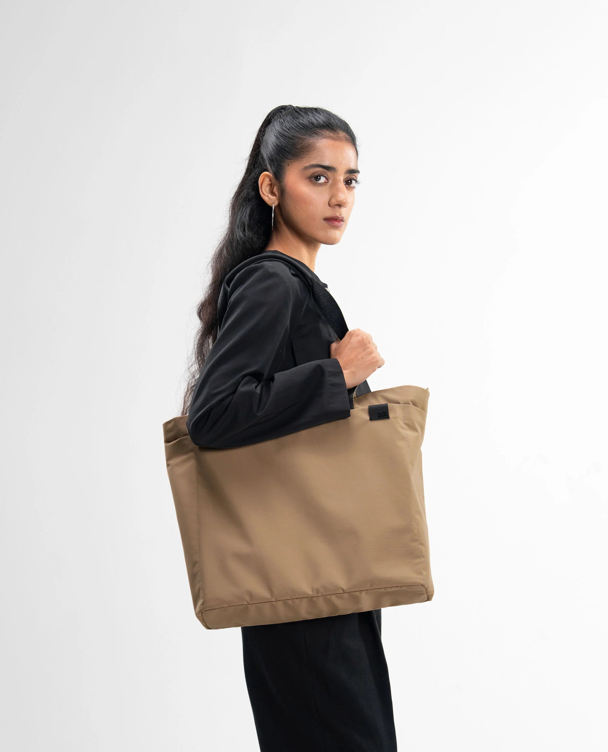 Pivot Classic Tote - Image 40