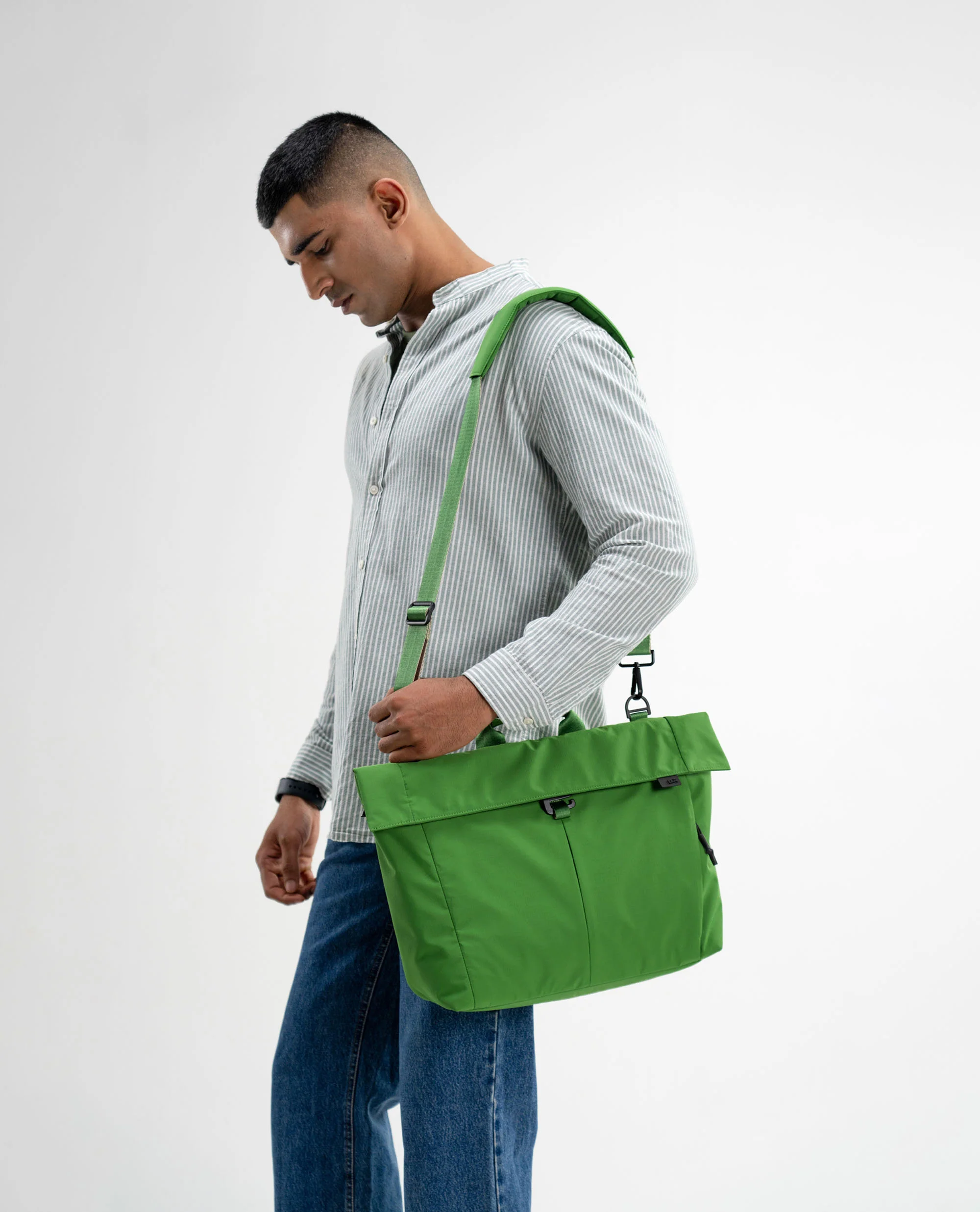 Pivot Messenger Bag - Image 54