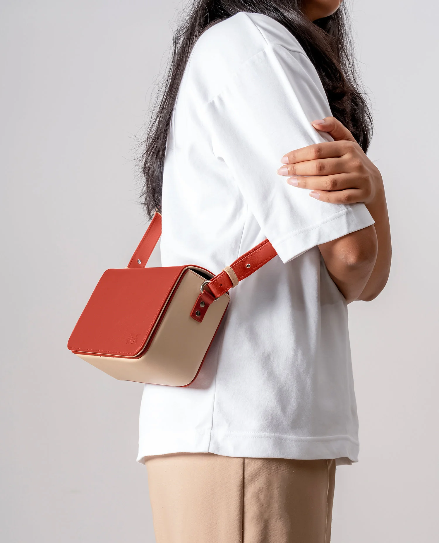 Sol Box Shoulder Bag - Image 3